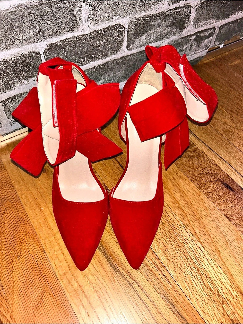 Red Pointed-Toe Bow Heels